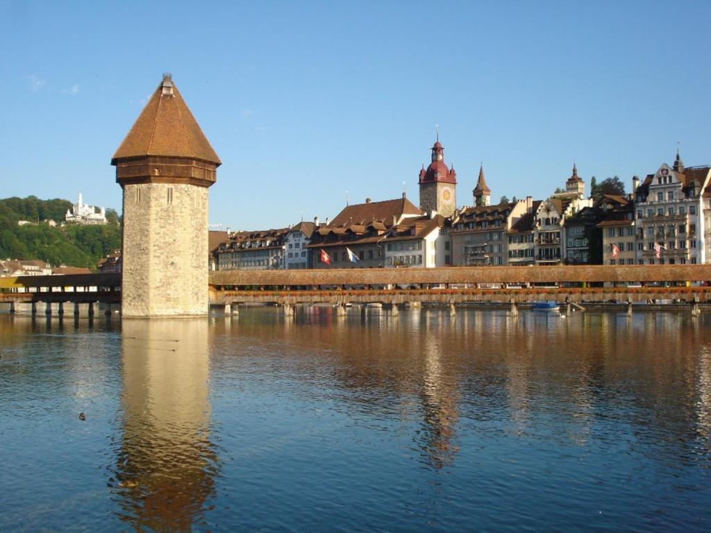 Hostel Lion Lodge Luzern Buitenkant foto