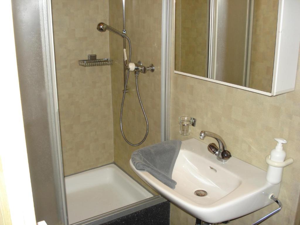Hostel Lion Lodge Luzern Kamer foto