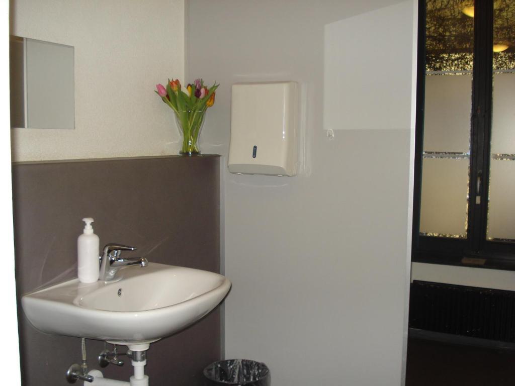 Hostel Lion Lodge Luzern Kamer foto